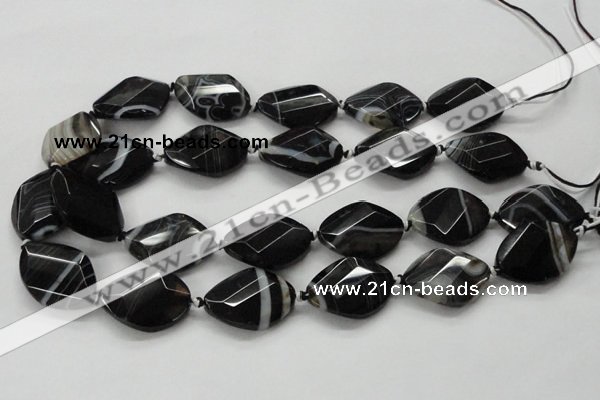 CAA286 22*30mm twisted & faceted oval black line agate beads