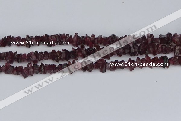 CCH704 15.5 inches 4*6mm - 6*8mm purple garnet chips beads