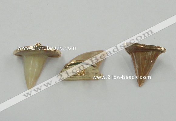 NGP2498 15*18mm - 18*20mm shark teeth pendants wholesale